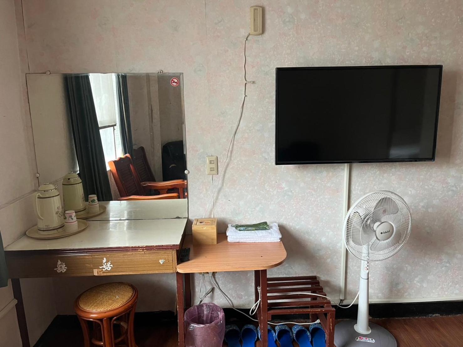 他里霧ta Li Woo Hotel Tounan Kültér fotó