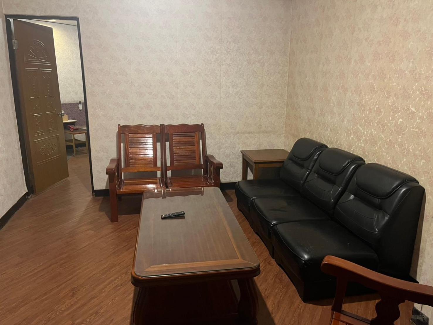 他里霧ta Li Woo Hotel Tounan Kültér fotó