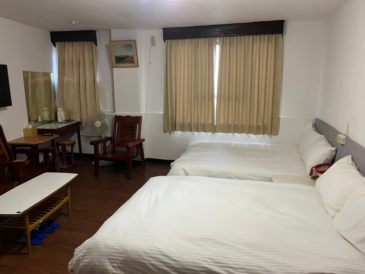 他里霧ta Li Woo Hotel Tounan Kültér fotó